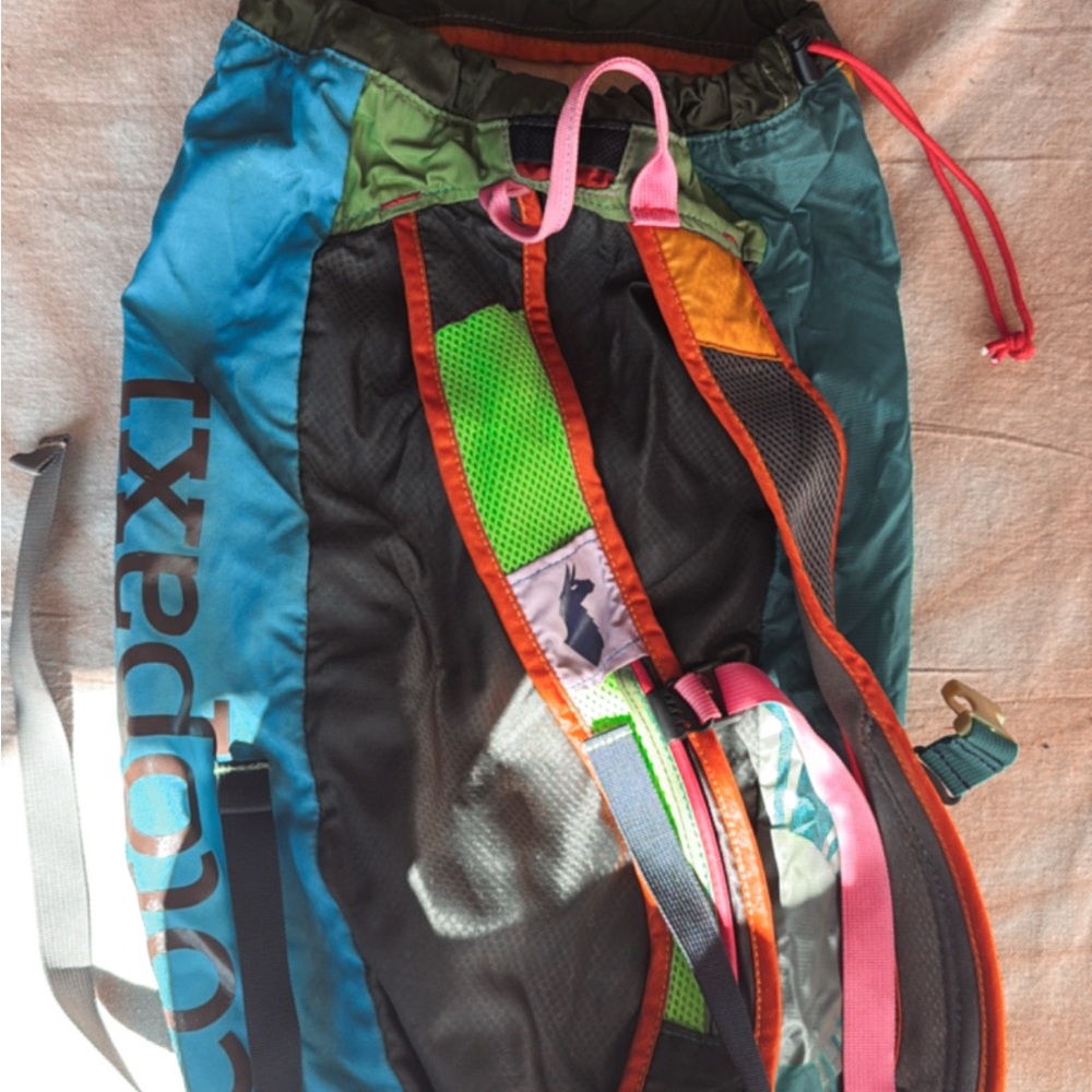 Cotopaxi Luzon 18L Del Día Backpack – Colorful Hiking Daypack